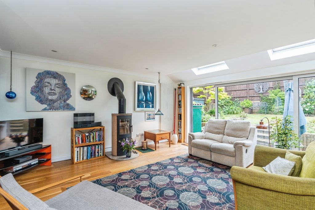 Property photo 3 of 28 Pbox-Img.Jpg