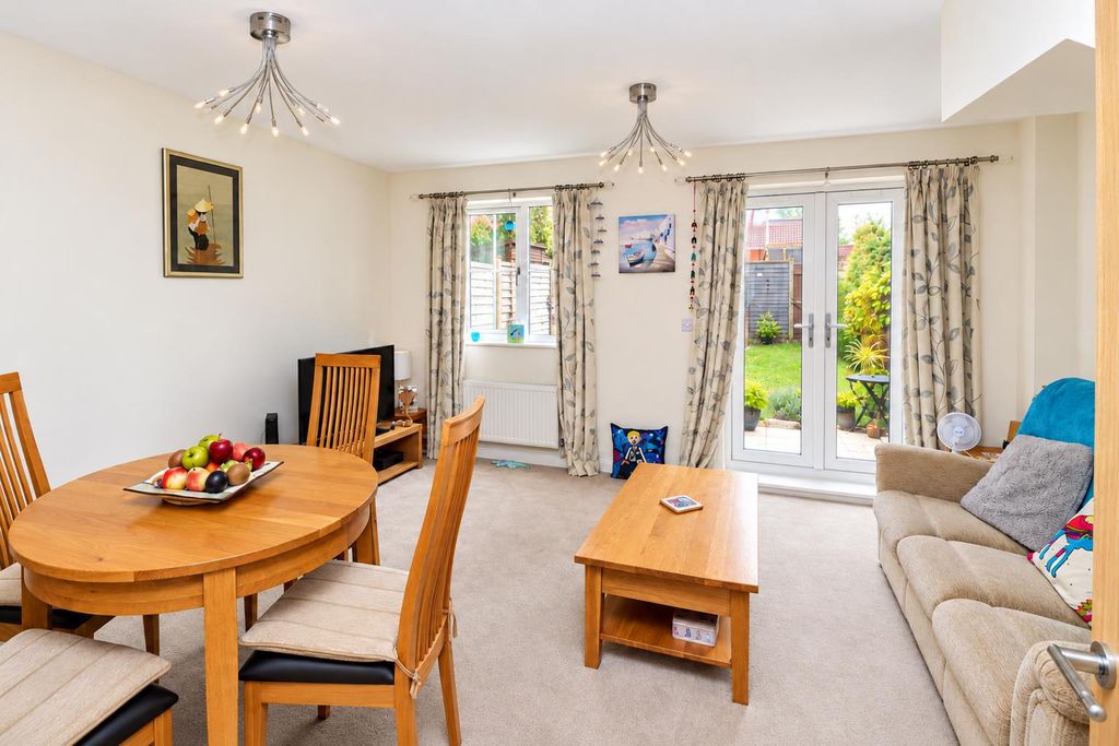 Property photo 3 of 12 Living/Dining Room