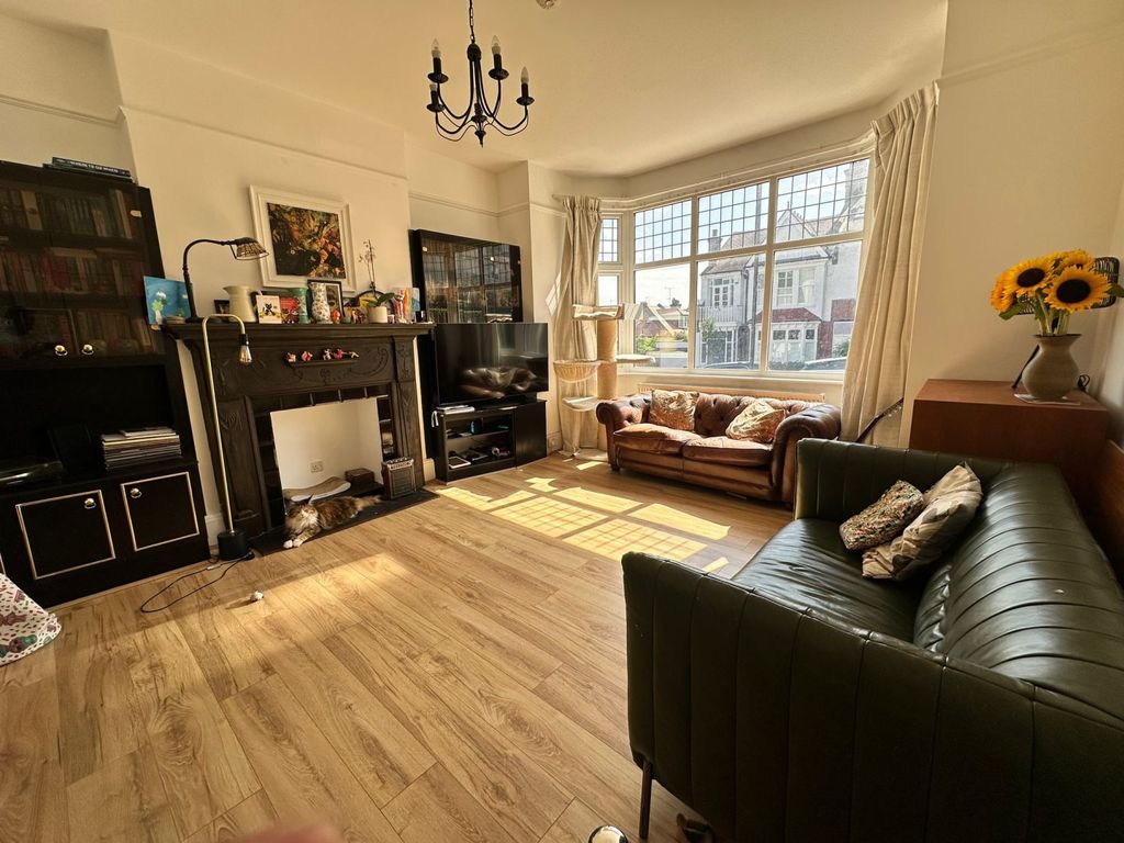 Property photo 1 of 27