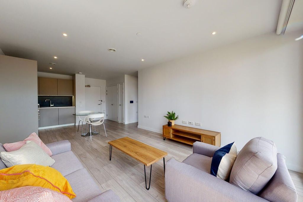 Property photo 3 of 19