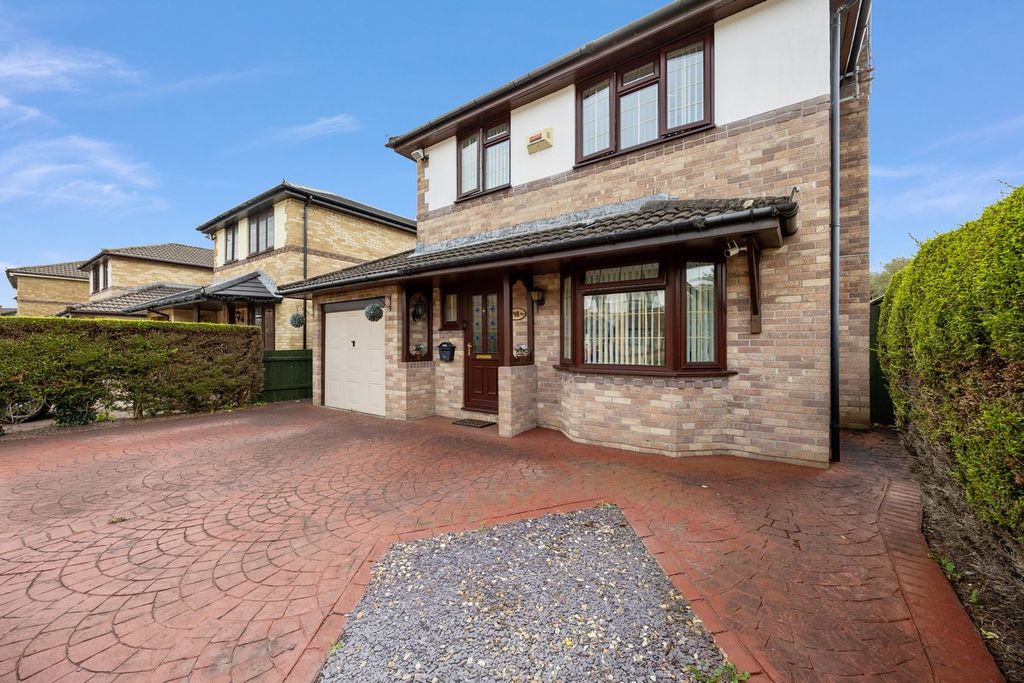 Property photo 3 of 32