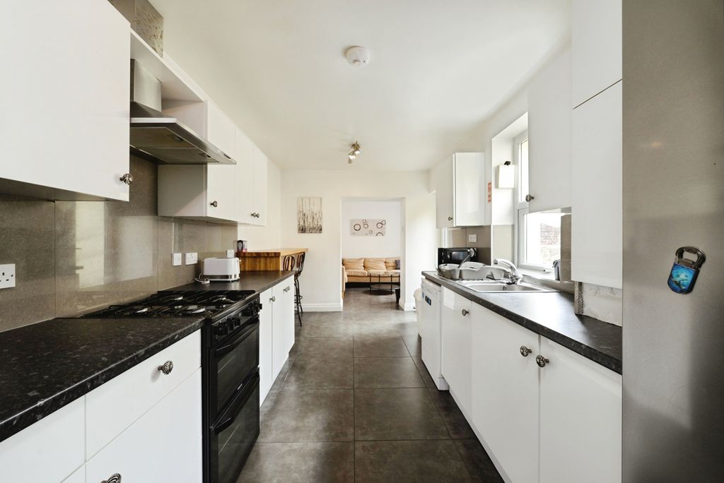 Property photo 2 of 17 Pbox-Img.Jpg