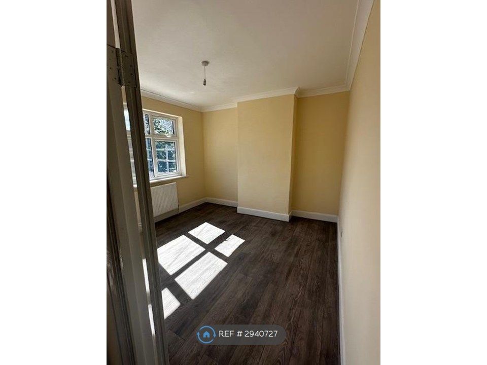 Property photo 2 of 9 Bedroom 1