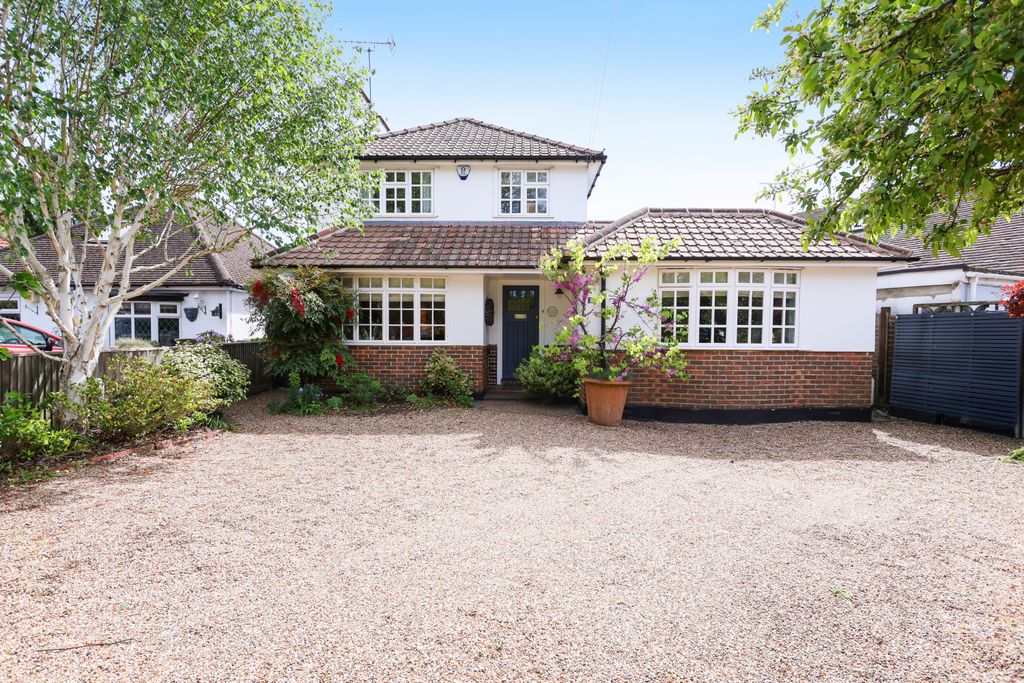 Property photo 1 of 10 Front