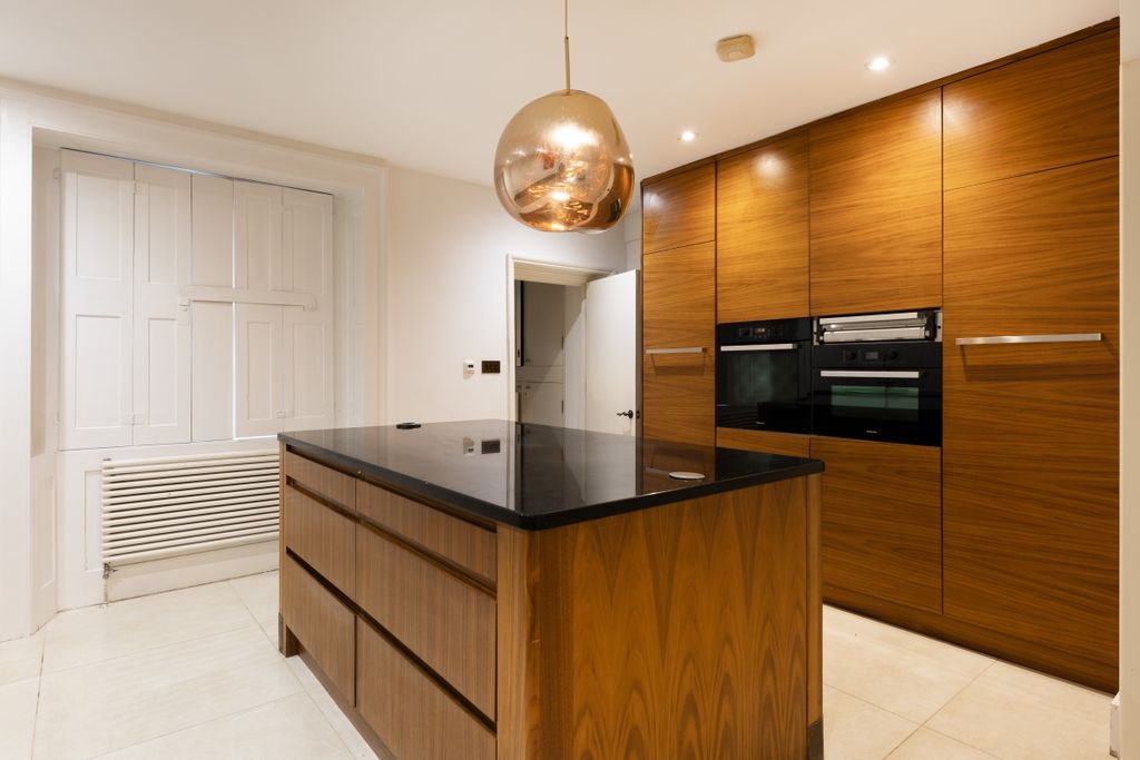 Property photo 3 of 20 Kendal Street 53-...