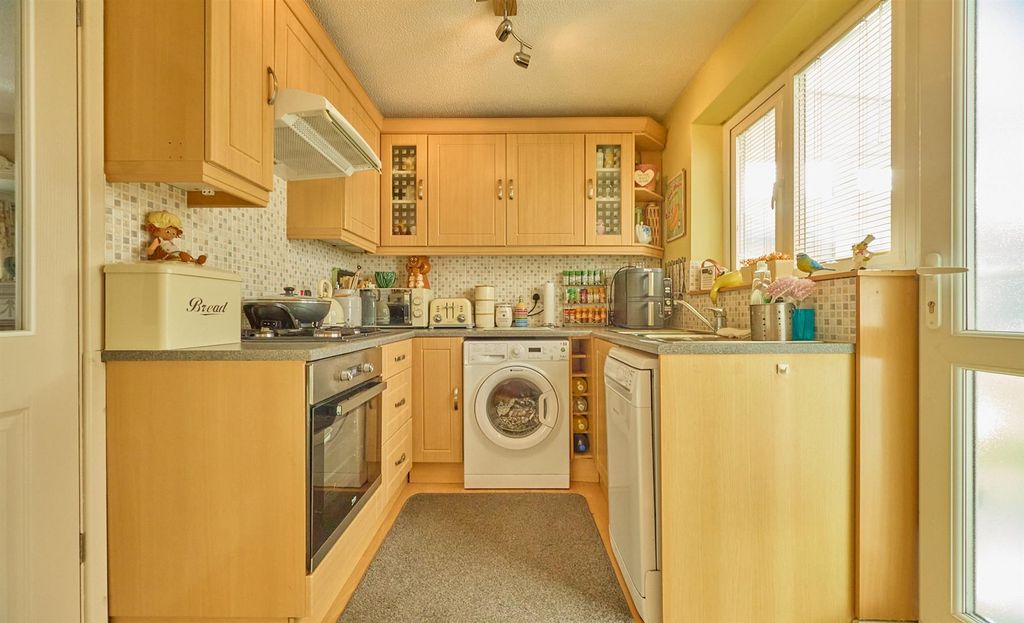 Property photo 3 of 16 Dining Kitchen To Rear
