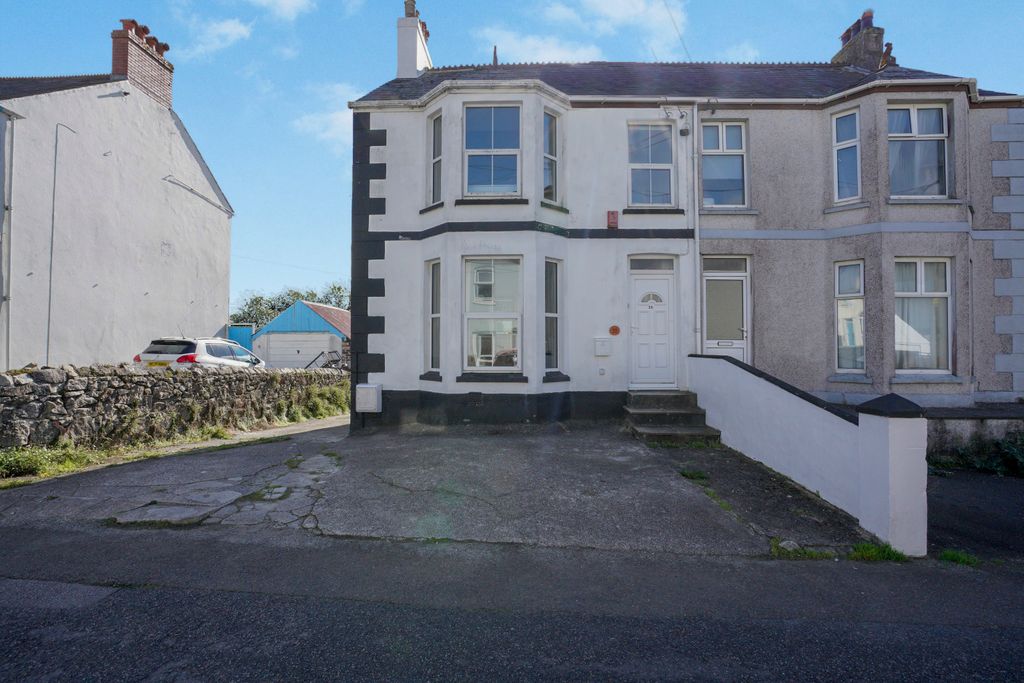 Property photo 2 of 20