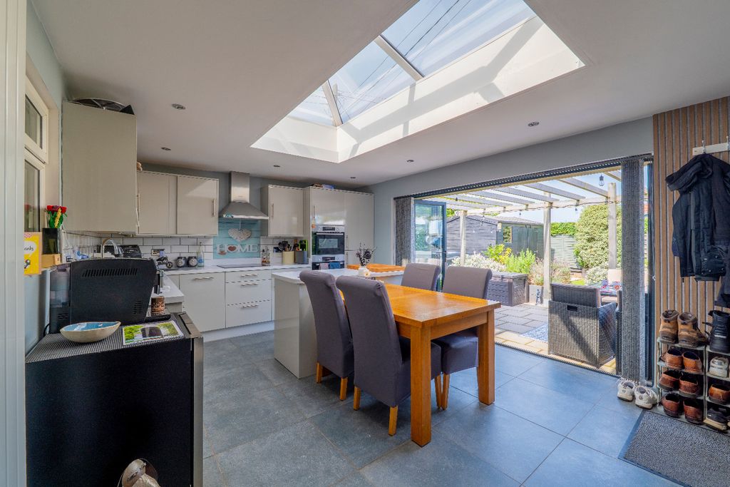 Property photo 3 of 24 4017546