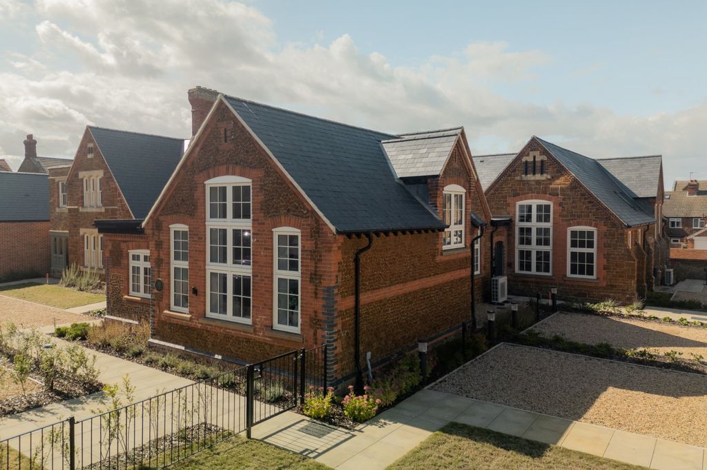 Property photo 1 of 10 Plot 5