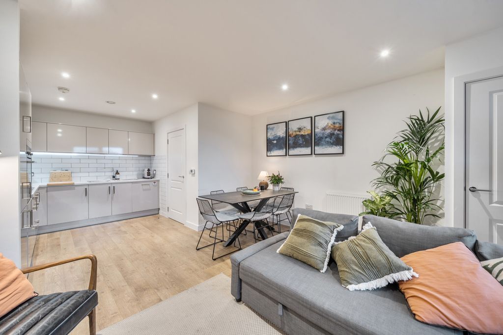 Property photo 1 of 21 Reception