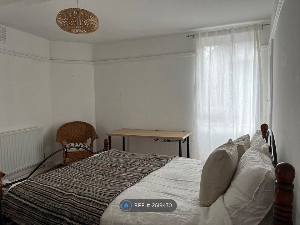 Property photo 3 of 17 Bedroom 1 - King Size Bed