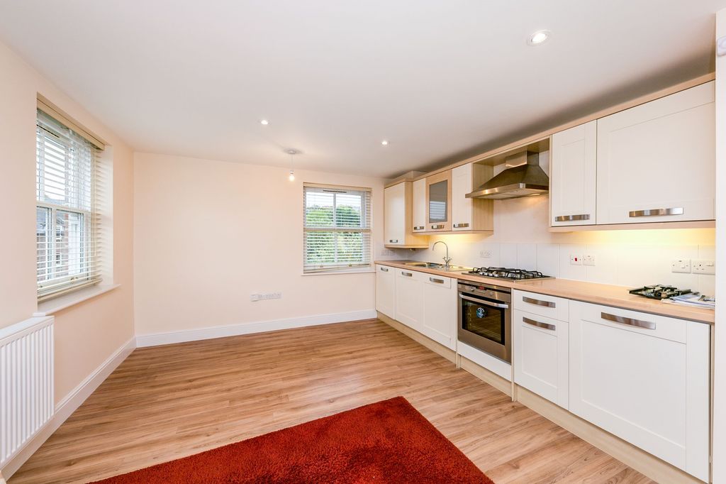 Property photo 1 of 10 Kitchen