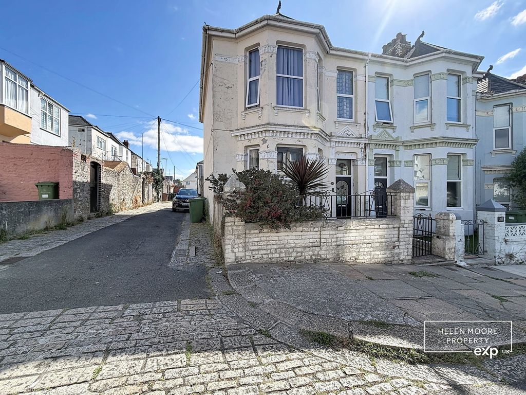 Property photo 1 of 13