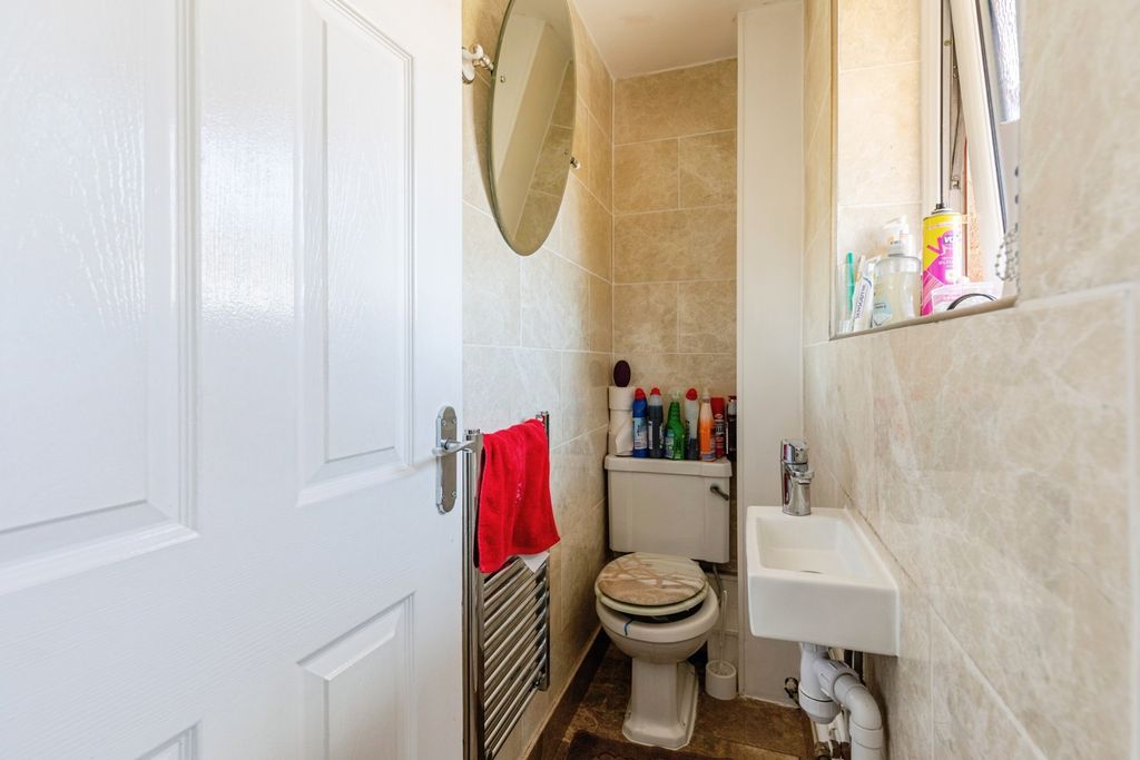 Property photo 3 of 17 Wc
