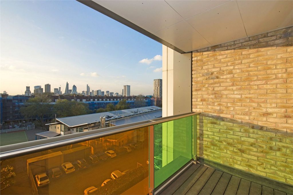 Property photo 3 of 10 Picture 8