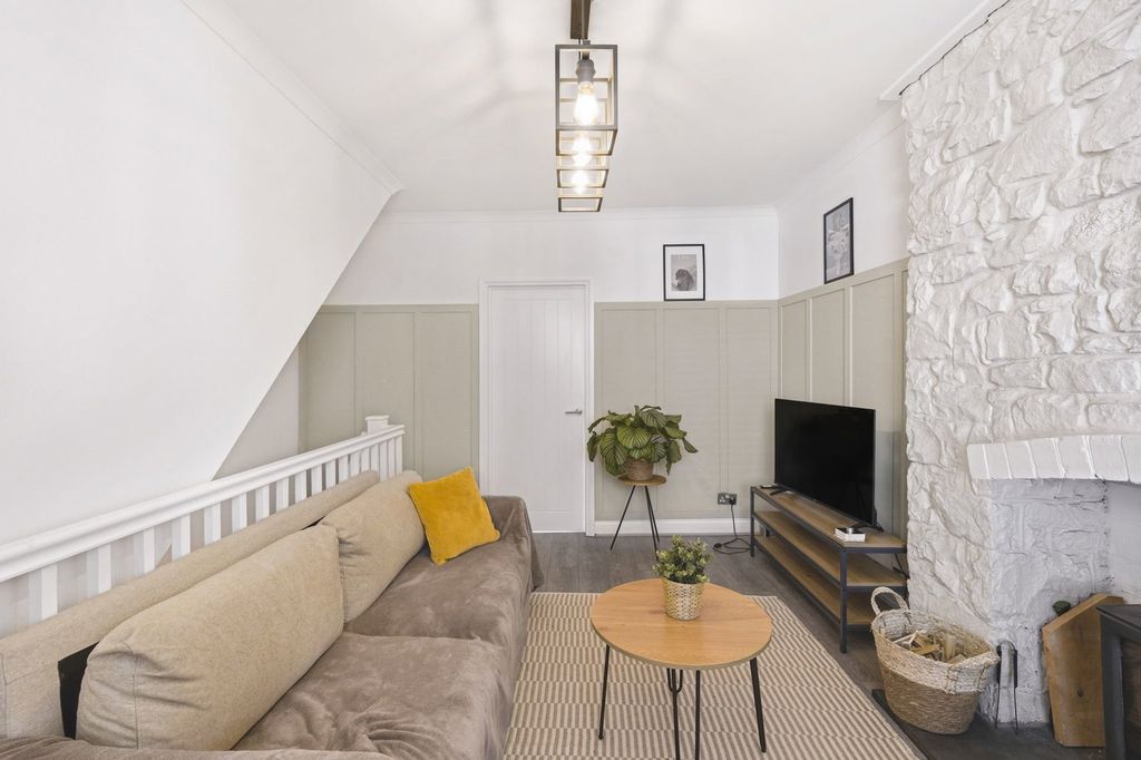 Property photo 3 of 22