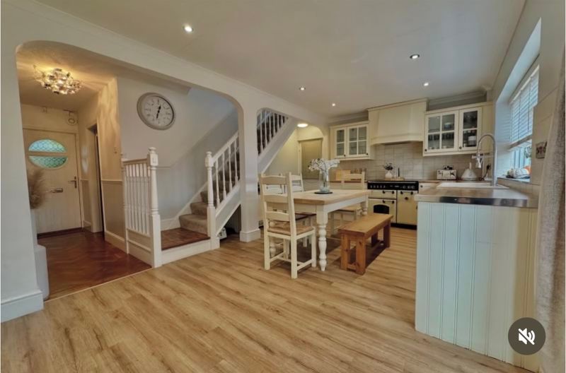 Property photo 2 of 23 Photo 4