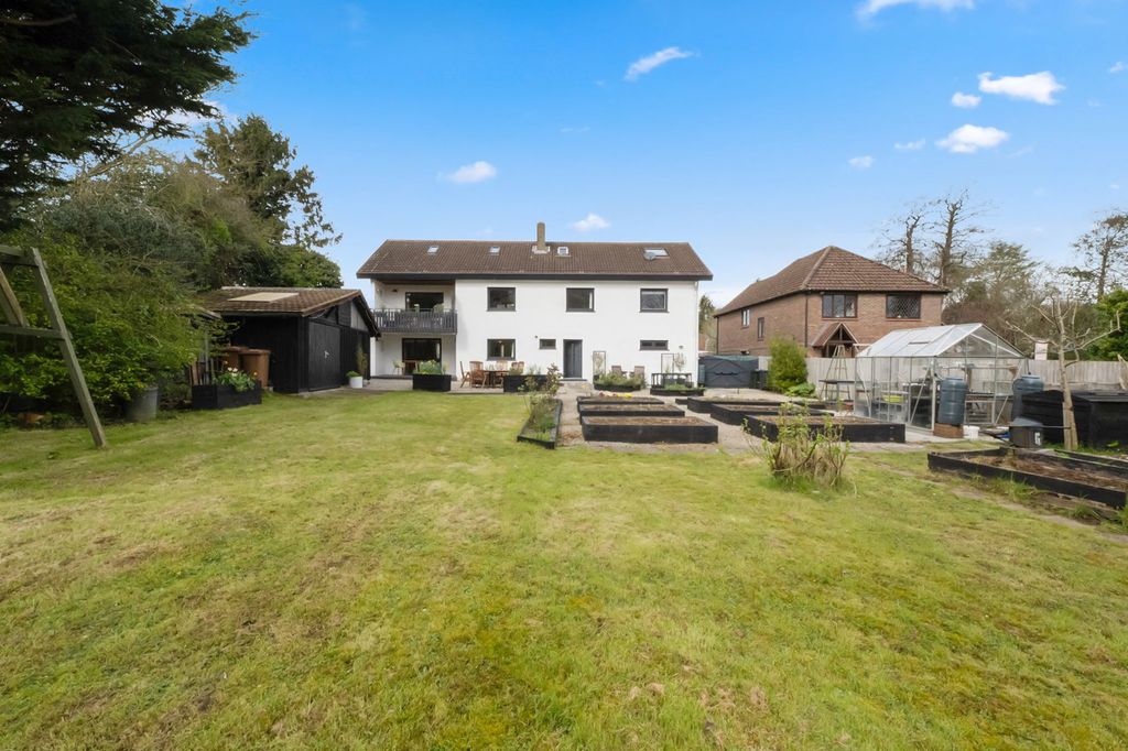 Property photo 2 of 47