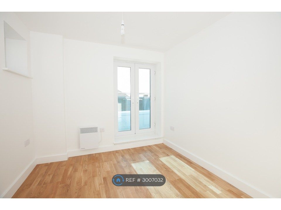 Property photo 3 of 10 Bedroom