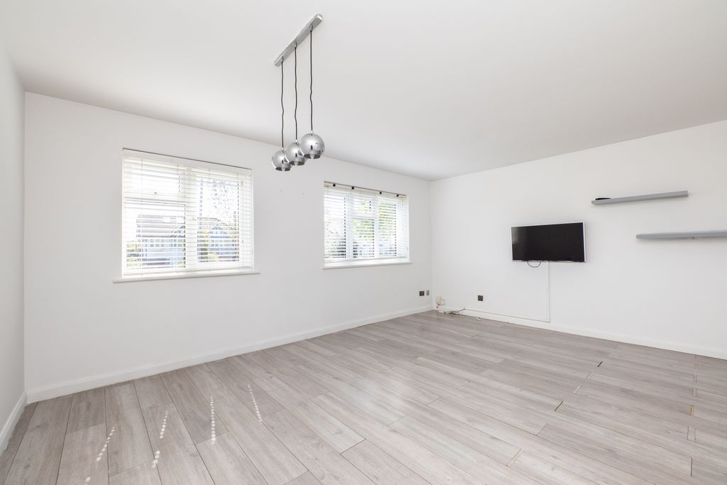 Property photo 2 of 10 Picture No. 06