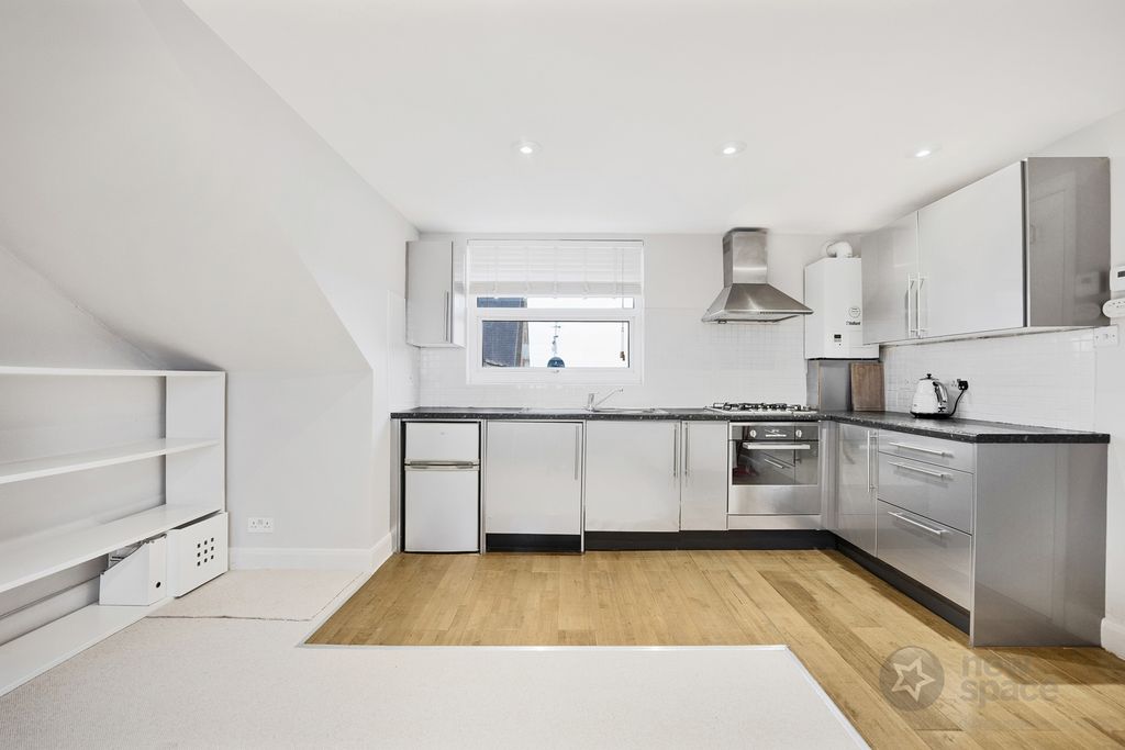 Property photo 2 of 11 Photo 2