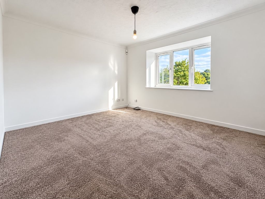 Property photo 3 of 8 6De5Bb8d-2Bf4-4F41-9F2A-A958Dfbbd384