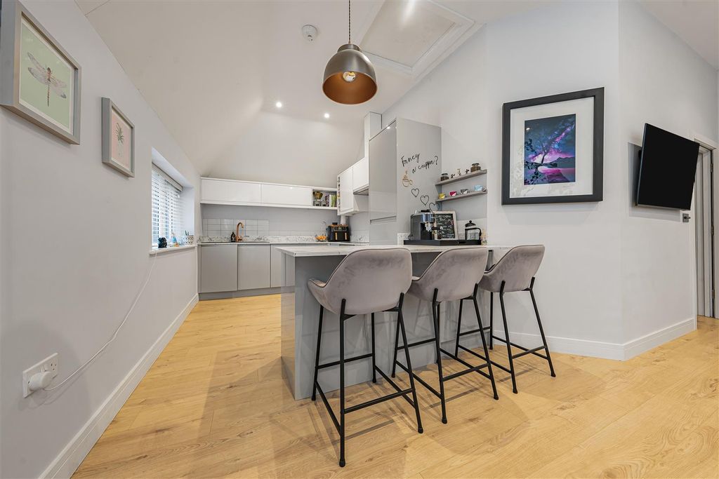 Property photo 2 of 13 Photo Dec 04 2025, 11 51 56 Am.Jpg