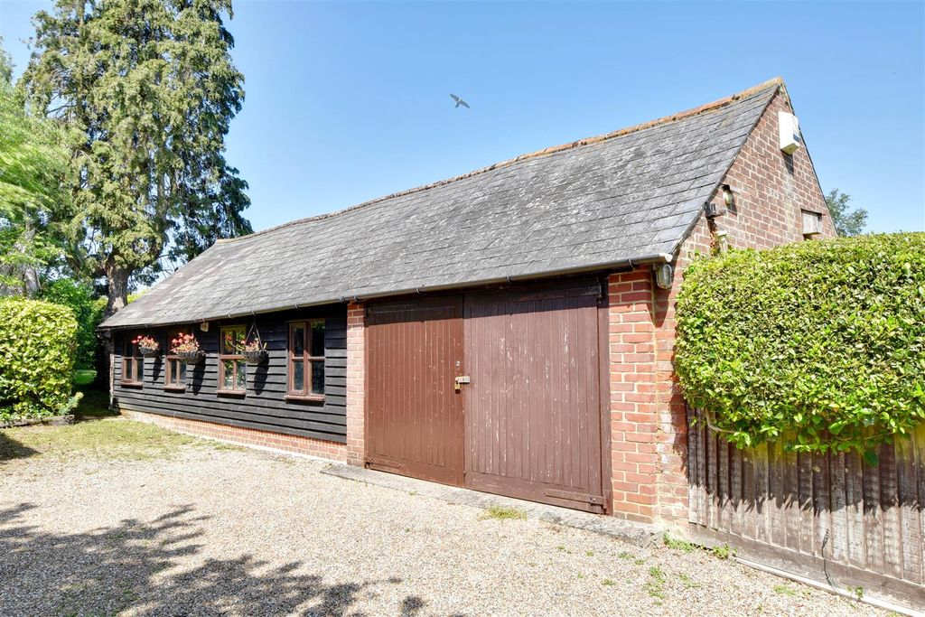 Property photo 3 of 25