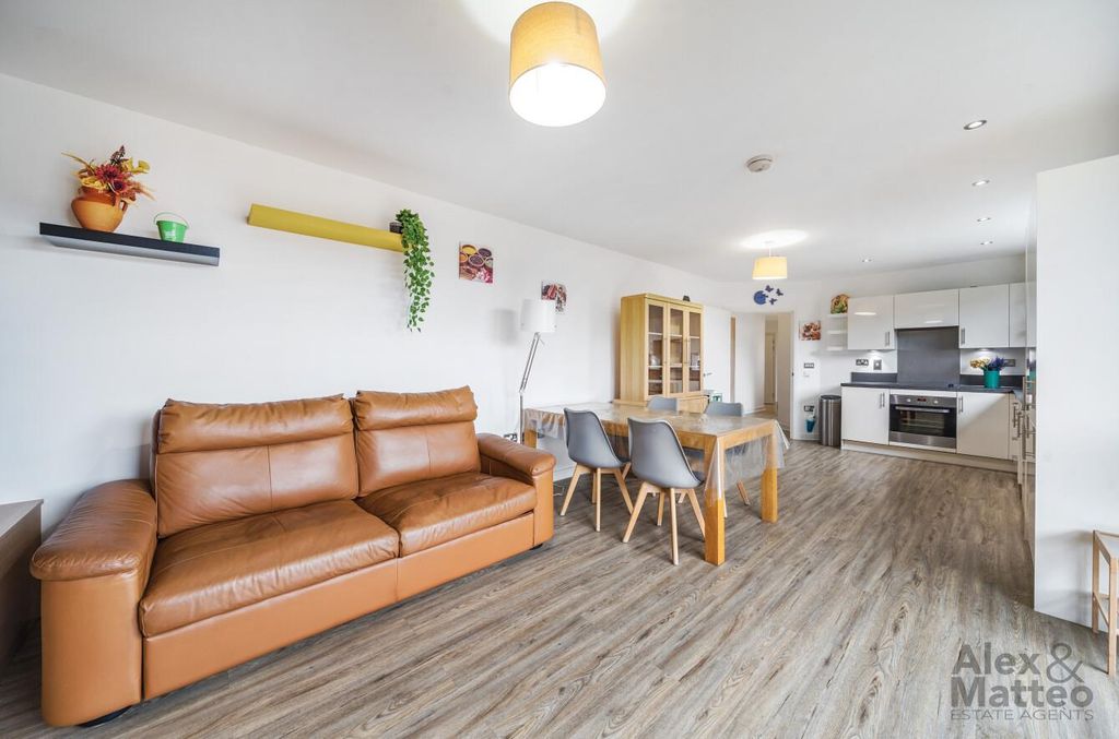 Property photo 2 of 17 Chantrelle Court