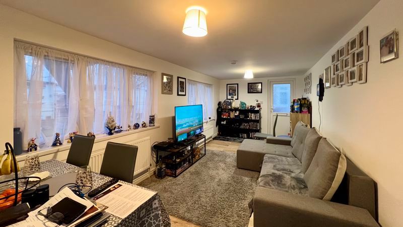 Property photo 3 of 11 Photo 2