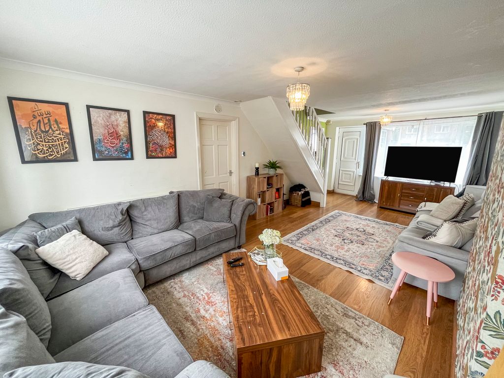 Property photo 2 of 14 Lounge
