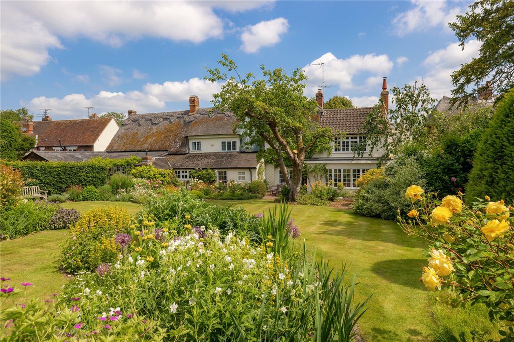 Property photo 2 of 18 Rear