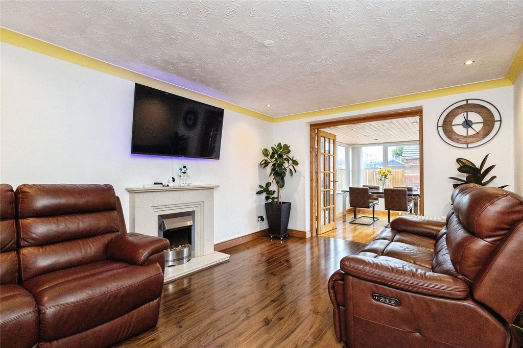 Property photo 3 of 23 Picture No. 21