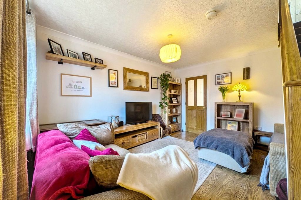 Property photo 2 of 14