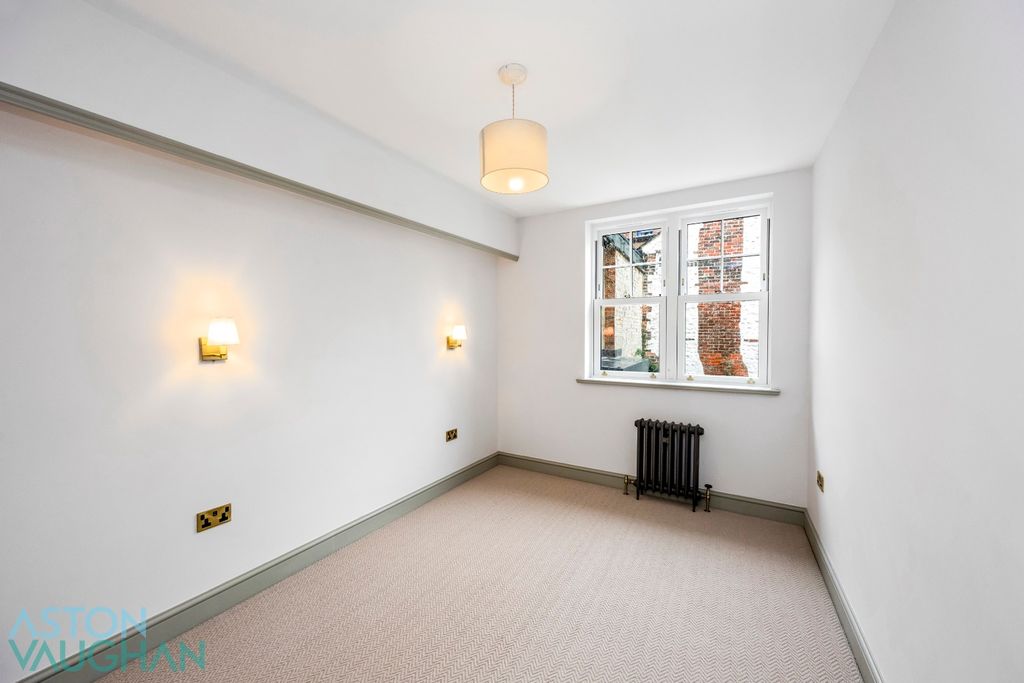 Property photo 3 of 17 5676112
