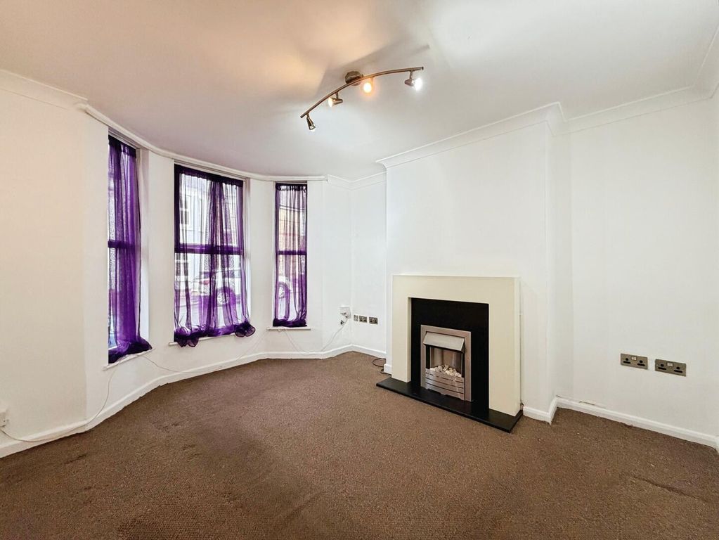 Property photo 2 of 11 Living Room