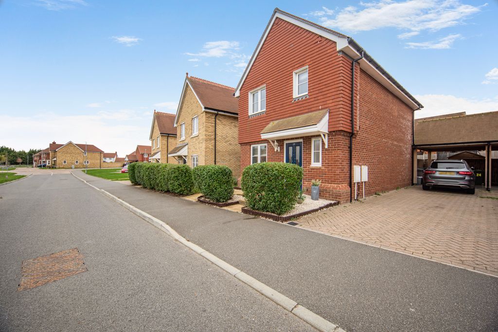 Property photo 2 of 20