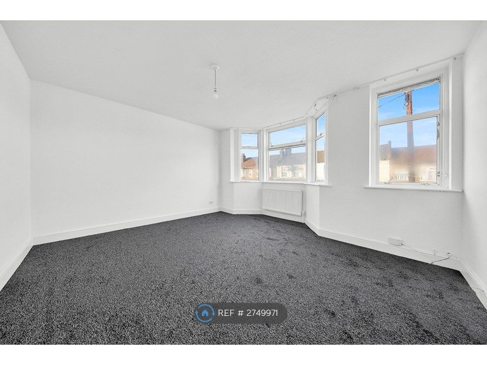 Property photo 3 of 23