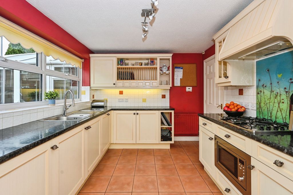 Property photo 2 of 17 Kitchen