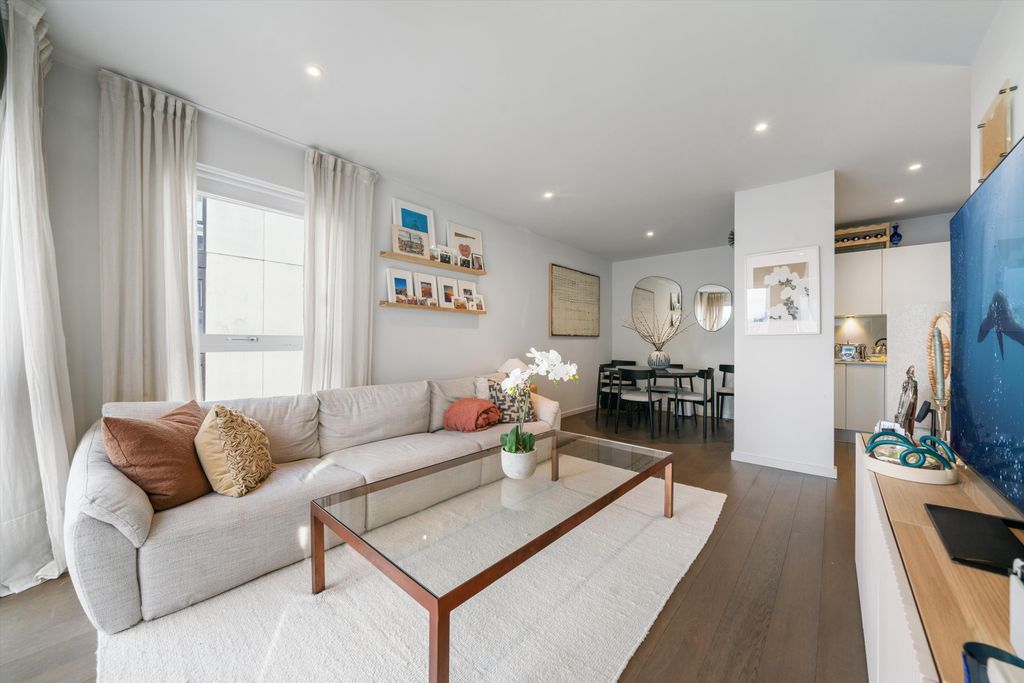 Property photo 3 of 10 Image