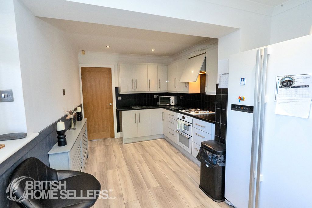 Property photo 3 of 27 Picture No. 08