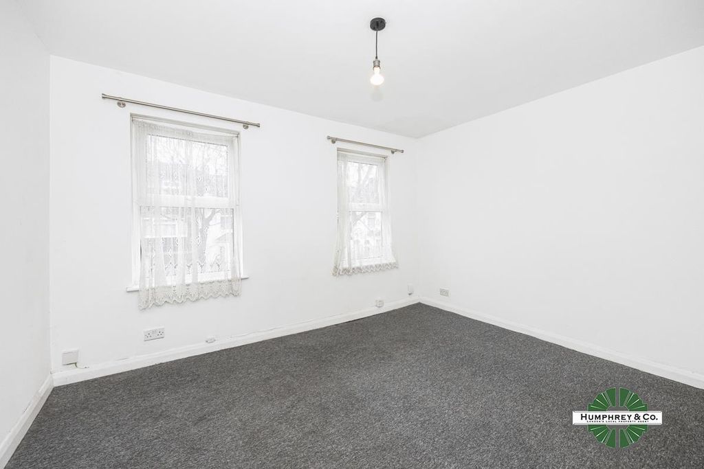 Property photo 3 of 13 68 Haig Road West -010.Jpg