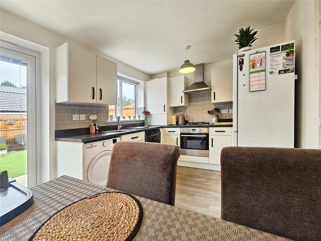 Property photo 2 of 16 Picture No. 19