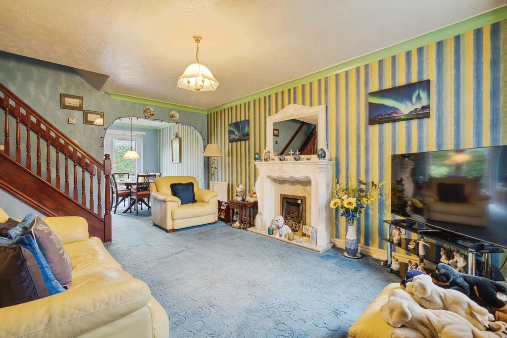 Property photo 2 of 17 Photo