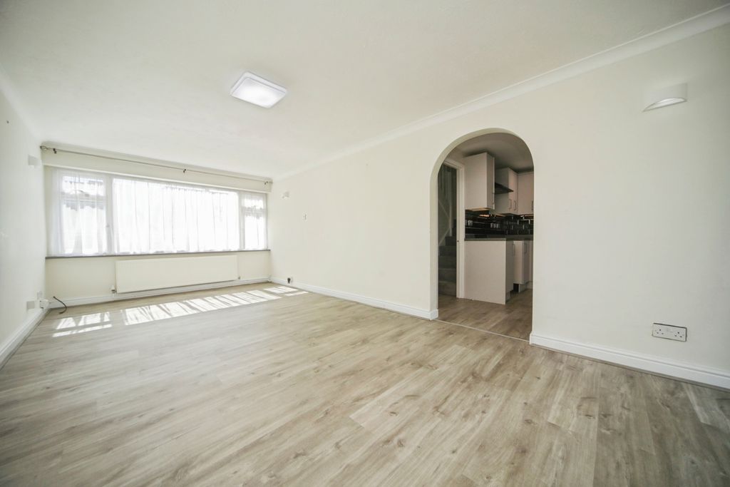Property photo 3 of 21 Pbox-Img.Jpg