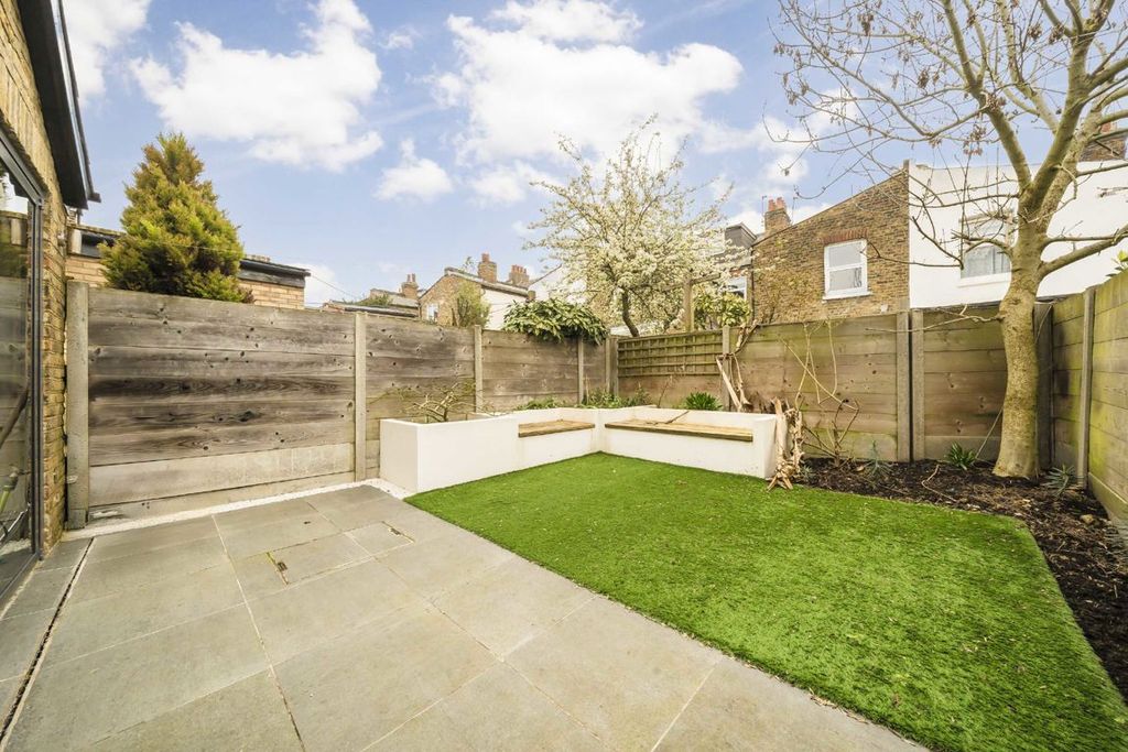 Property photo 3 of 8