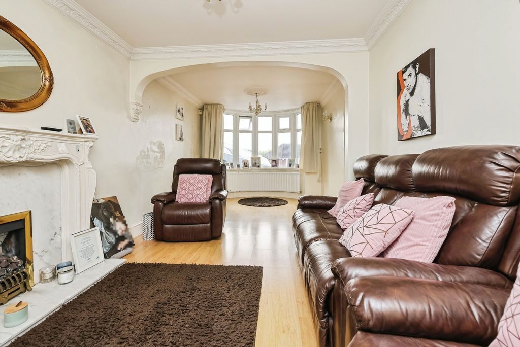 Property photo 2 of 13 Pbox-Img.Jpg