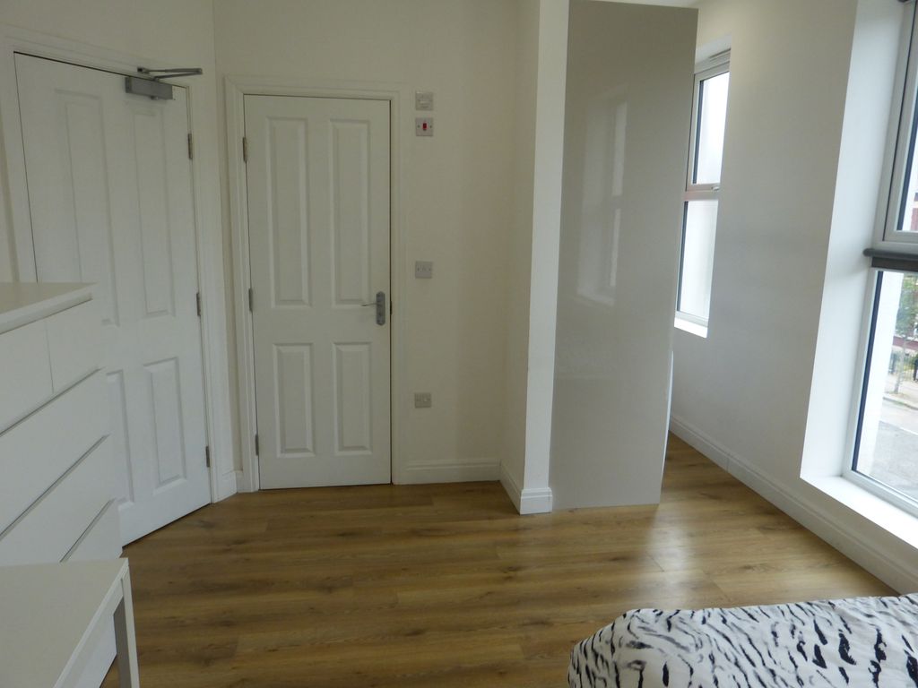 Property photo 2 of 5 Gallery