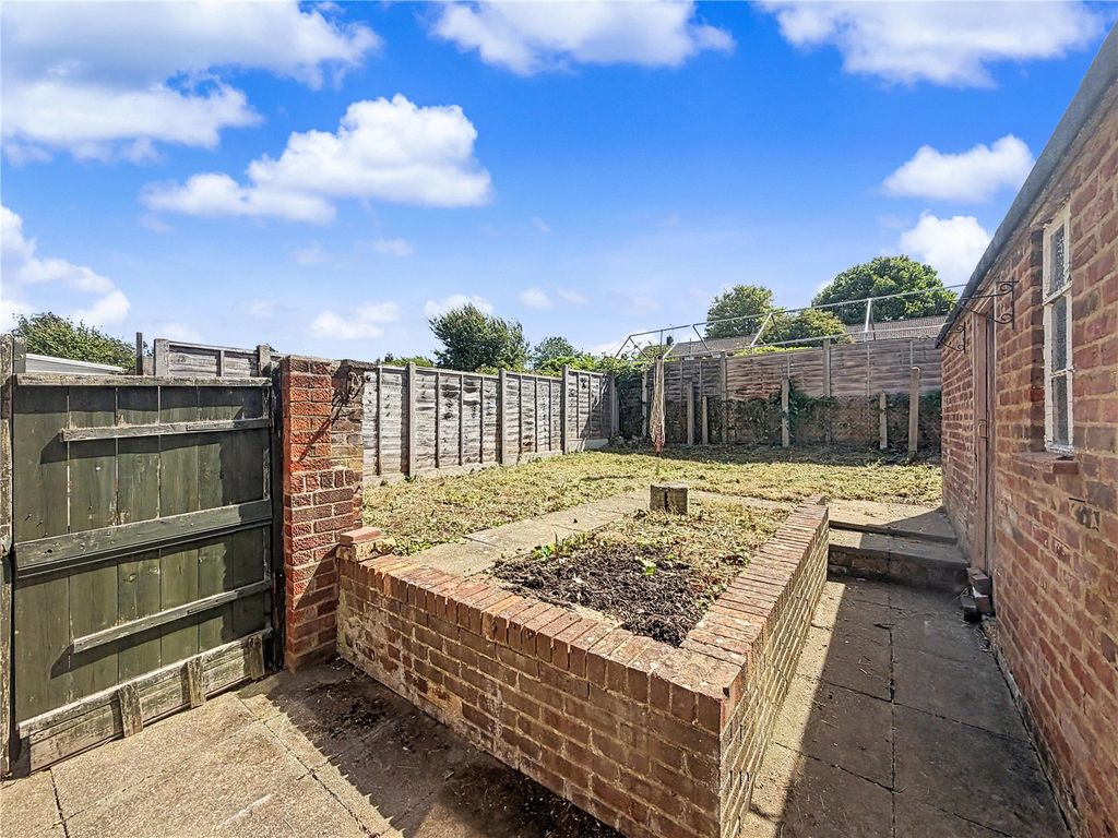 Property photo 2 of 12 Picture No. 17