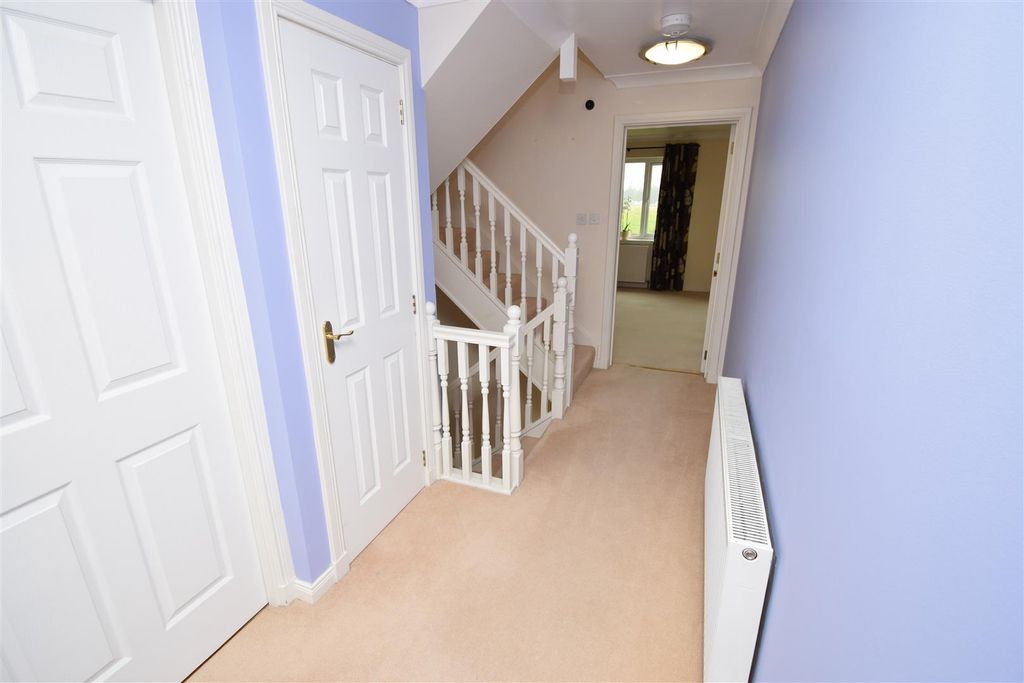 Property photo 2 of 24 Entrance Hall.Jpg